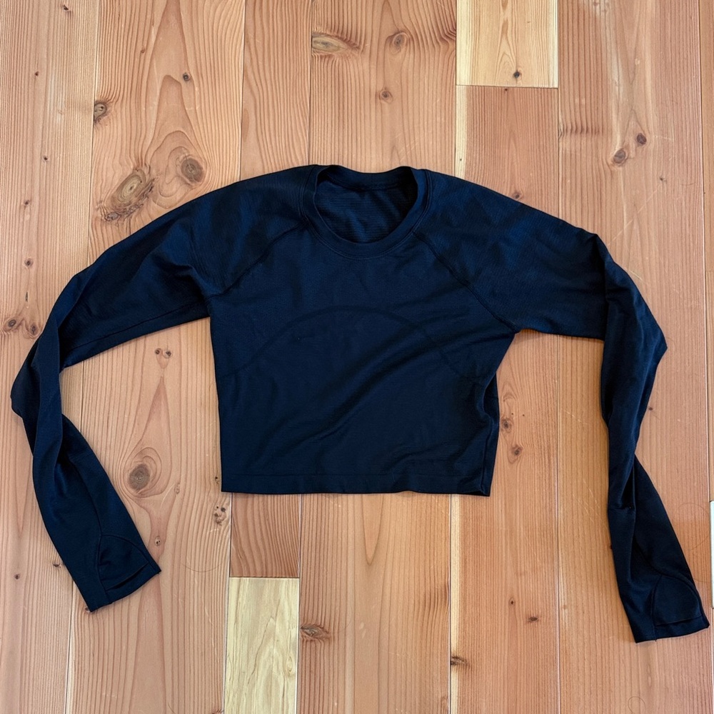 Lululemon swiftly crop (sz 6)